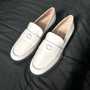 Coach Leah leather lug sole loafer Size 10